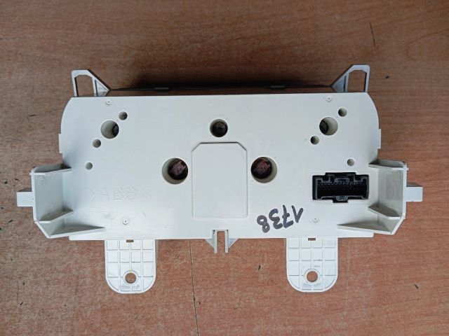 bontott MAZDA 5 Fűtéskapcsoló (digit klímás)