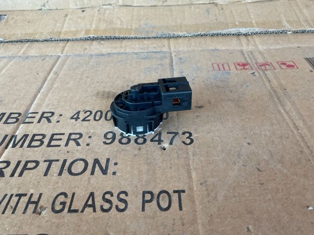 bontott MAZDA 5 Gyújtáskapcsoló Elektronika