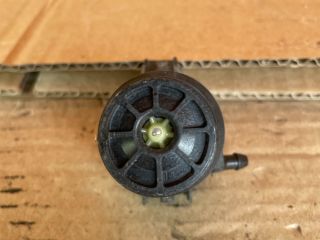 bontott MAZDA 5 Hátsó Ablakmosó Szivattyú