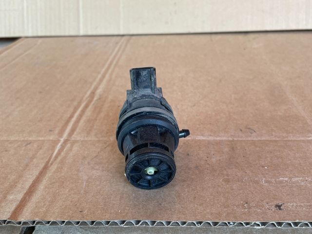 bontott MAZDA 5 Hátsó Ablakmosó Szivattyú