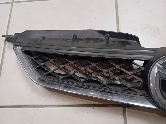 bontott MAZDA 5 Hűtőrács