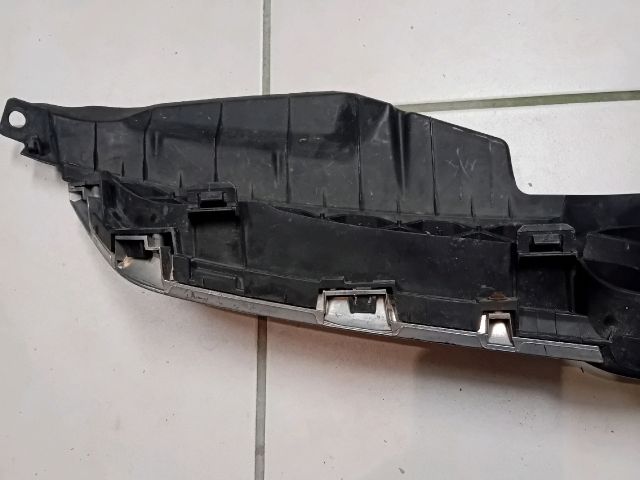 bontott MAZDA 5 Hűtőrács