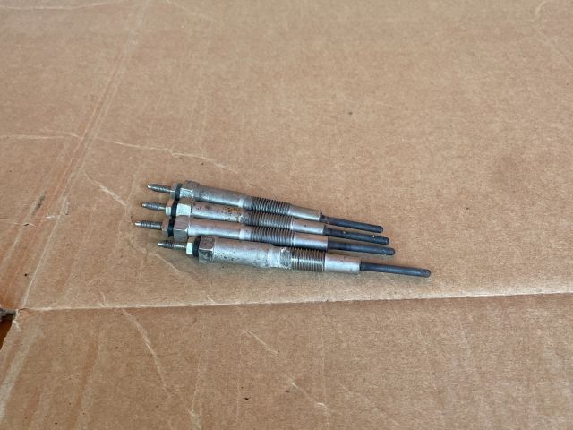 bontott MAZDA 5 Izzító/Gyújtó Gyertya