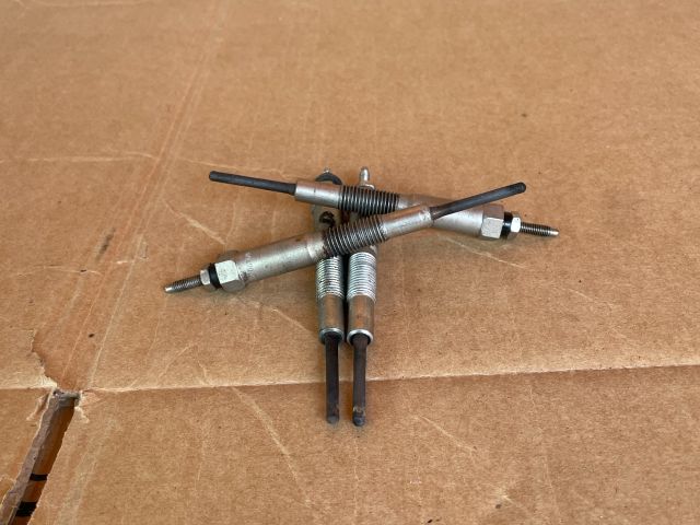 bontott MAZDA 5 Izzító/Gyújtó Gyertya