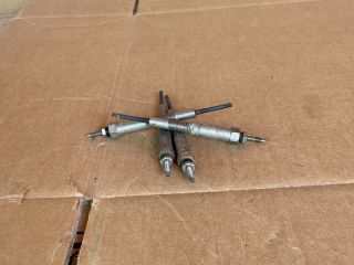 bontott MAZDA 5 Izzító/Gyújtó Gyertya