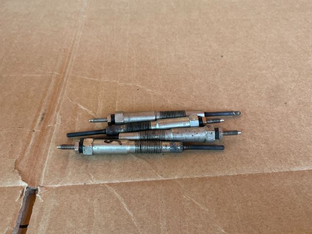 bontott MAZDA 5 Izzító/Gyújtó Gyertya