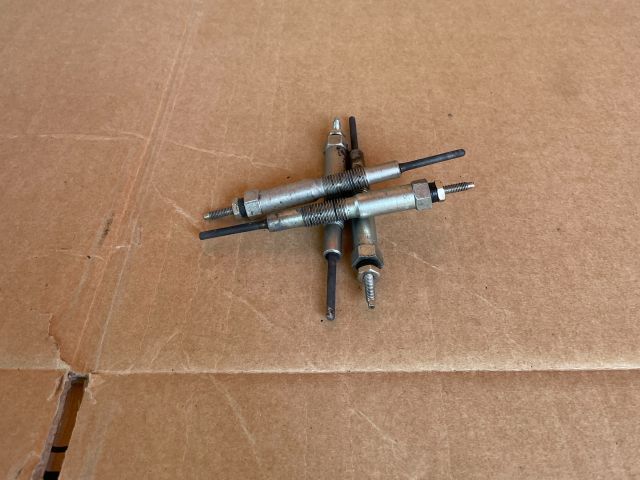 bontott MAZDA 5 Izzító/Gyújtó Gyertya