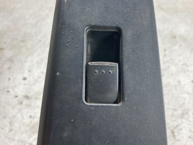 bontott MAZDA 5 Jobb első Ablakemelő Kapcsoló