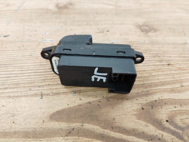 bontott MAZDA 5 Jobb első Ablakemelő Kapcsoló