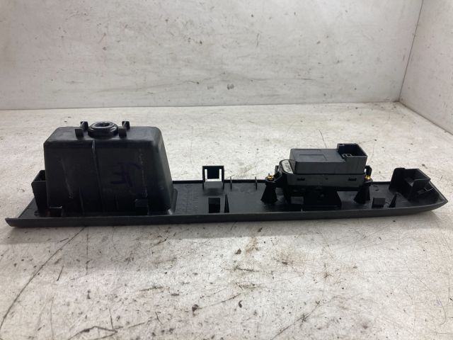 bontott MAZDA 5 Jobb első Ablakemelő Kapcsoló