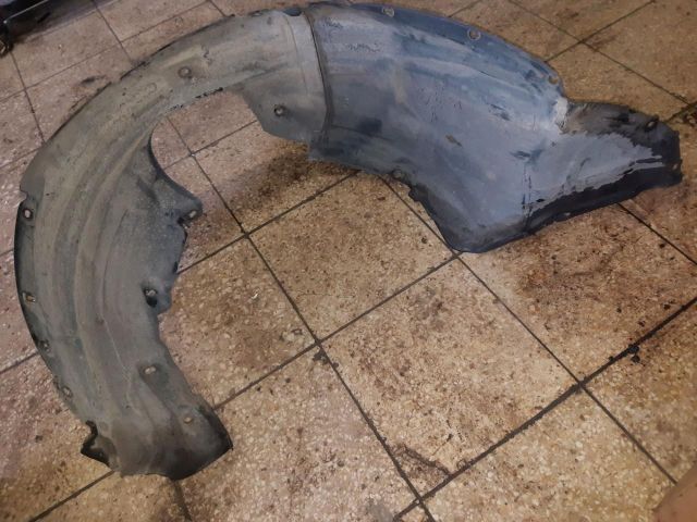 bontott MAZDA 5 Jobb első Dobbetét (Kerékjárati, Műanyag)