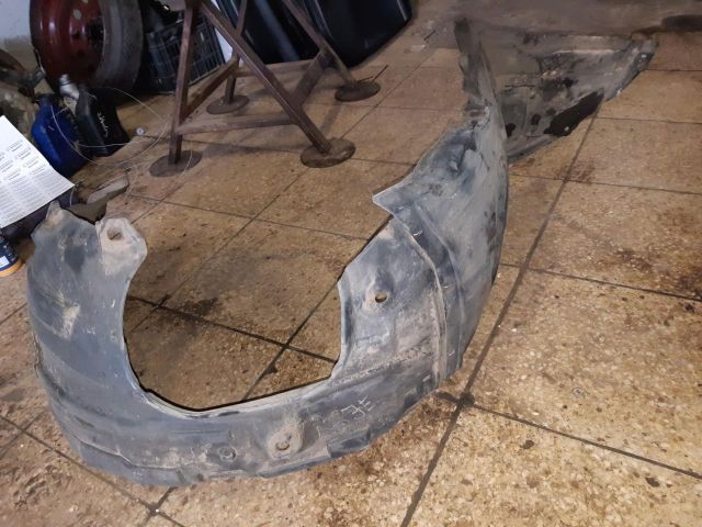 bontott MAZDA 5 Jobb első Dobbetét (Kerékjárati, Műanyag)