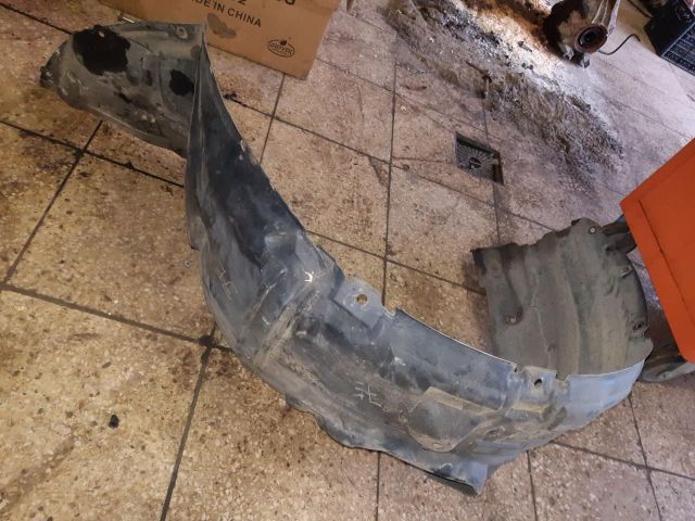 bontott MAZDA 5 Jobb első Dobbetét (Kerékjárati, Műanyag)