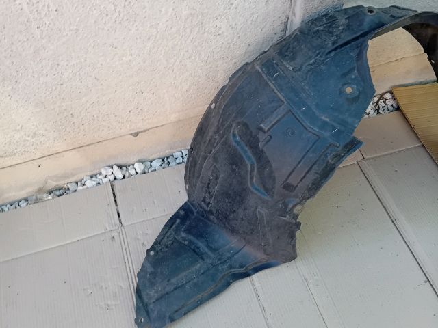 bontott MAZDA 5 Jobb első Első Dobbetét (Kerékjárati, Műanyag)