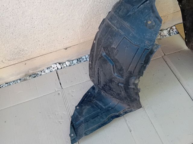 bontott MAZDA 5 Jobb első Első Dobbetét (Kerékjárati, Műanyag)