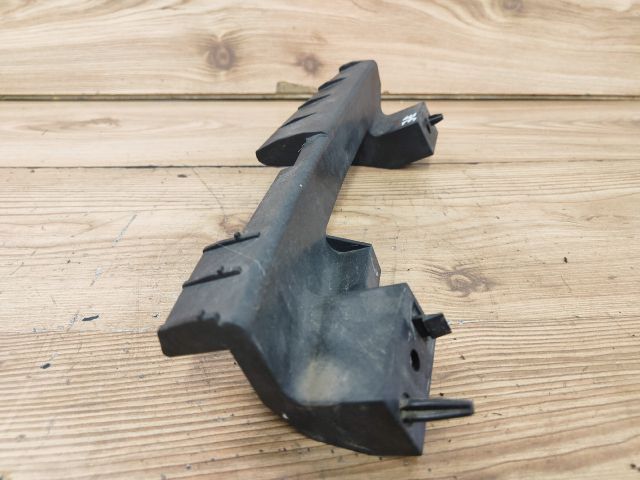 bontott MAZDA 5 Jobb első Oldal Lökhárító Tartó (Műanyag)