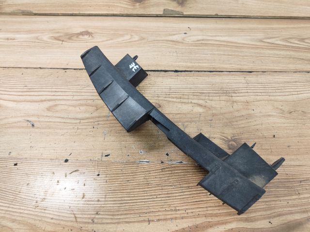 bontott MAZDA 5 Jobb első Oldal Lökhárító Tartó (Műanyag)