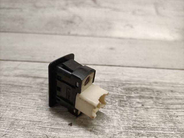 bontott MAZDA 5 Jobb első Ülésfűtés Kapcsoló