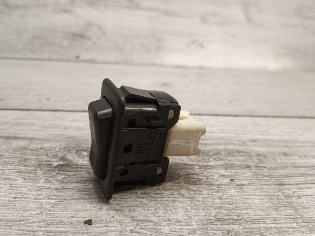 bontott MAZDA 5 Jobb első Ülésfűtés Kapcsoló