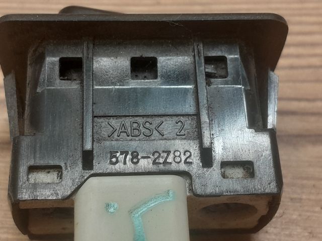 bontott MAZDA 5 Jobb első Ülésfűtés Kapcsoló