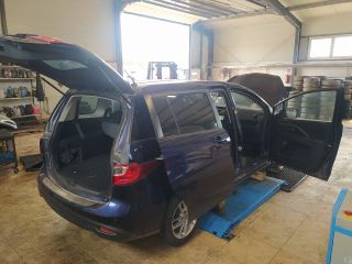 bontott MAZDA 5 Jobb első Vízlehúzó Gumicsík