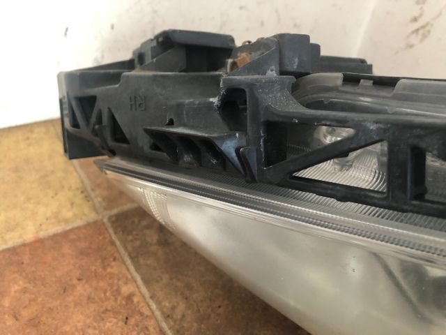 bontott MAZDA 5 Jobb Fényszóró