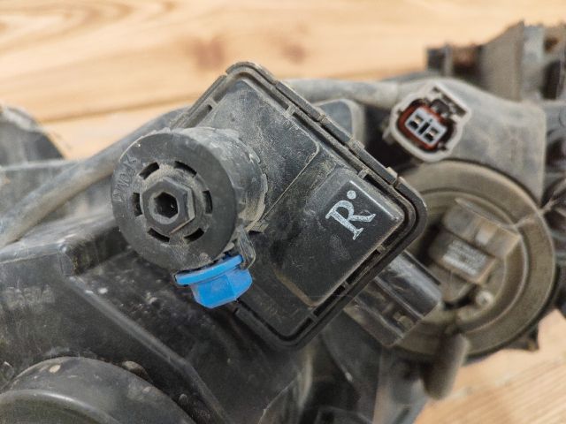 bontott MAZDA 5 Jobb Fényszóró