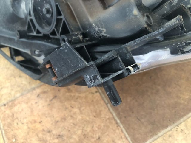 bontott MAZDA 5 Jobb Fényszóró