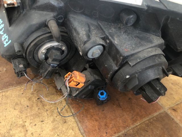 bontott MAZDA 5 Jobb Fényszóró