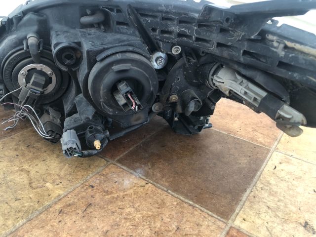 bontott MAZDA 5 Jobb Fényszóró