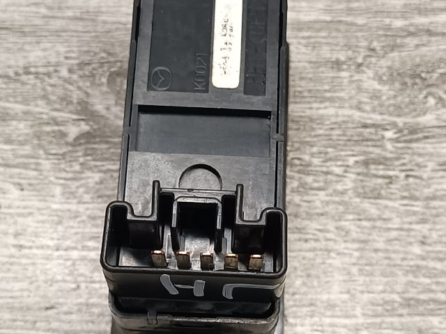 bontott MAZDA 5 Jobb hátsó Ablakemelő Kapcsoló