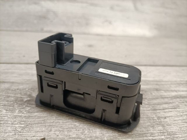 bontott MAZDA 5 Jobb hátsó Ablakemelő Kapcsoló