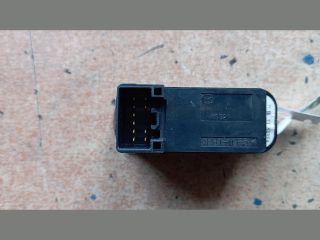 bontott MAZDA 5 Jobb hátsó Ablakemelő Kapcsoló