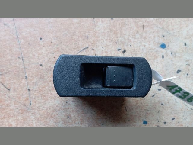 bontott MAZDA 5 Jobb hátsó Ablakemelő Kapcsoló