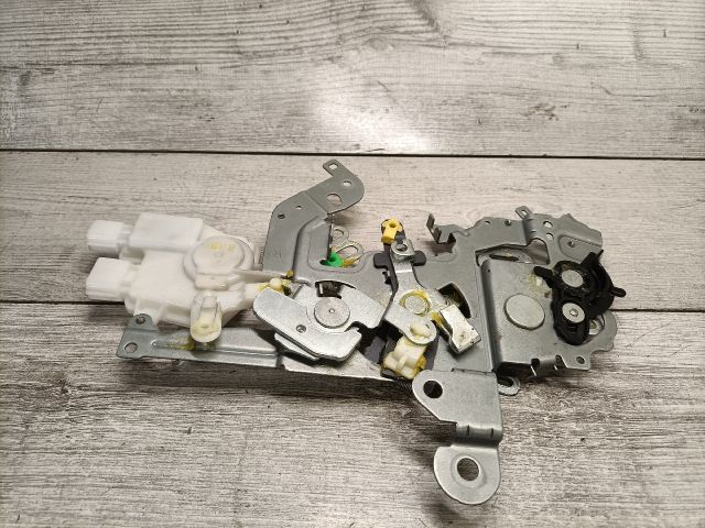 bontott MAZDA 5 Jobb hátsó Központizár Motor