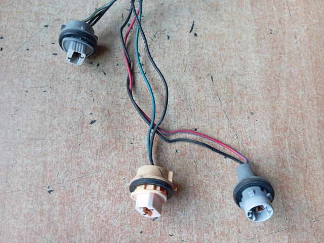 bontott MAZDA 5 Jobb Hátsó Lámpa Foglalat