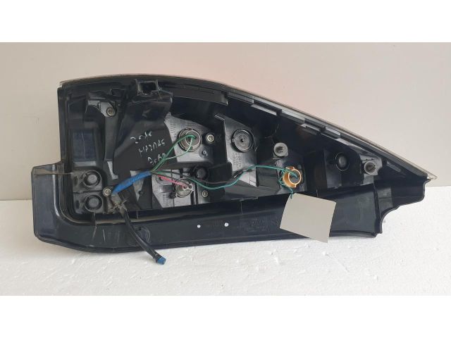 bontott MAZDA 5 Jobb Hátsó Lámpa
