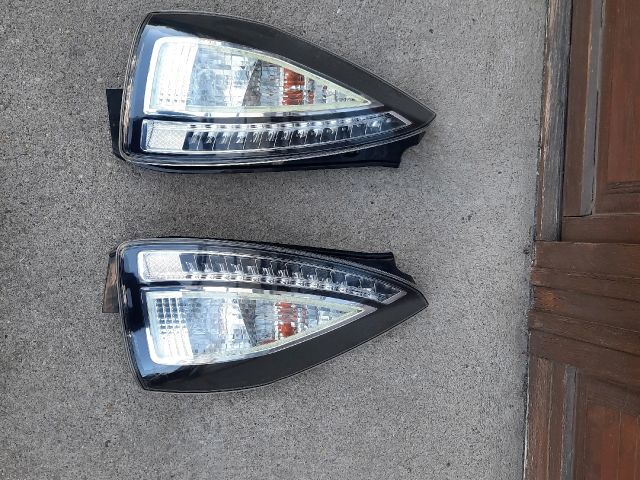 bontott MAZDA 5 Jobb Külső Hátsó Lámpa