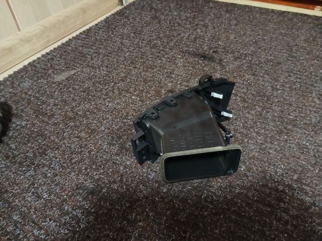 bontott MAZDA 5 Jobb Szellőző