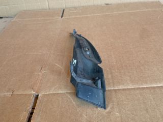 bontott MAZDA 5 Jobb Szélvédő Alatti Vízelvezető Műanyag