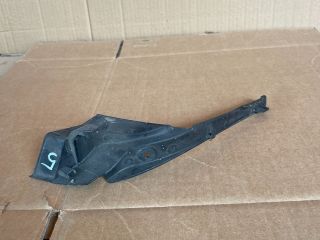 bontott MAZDA 5 Jobb Szélvédő Alatti Vízelvezető Műanyag