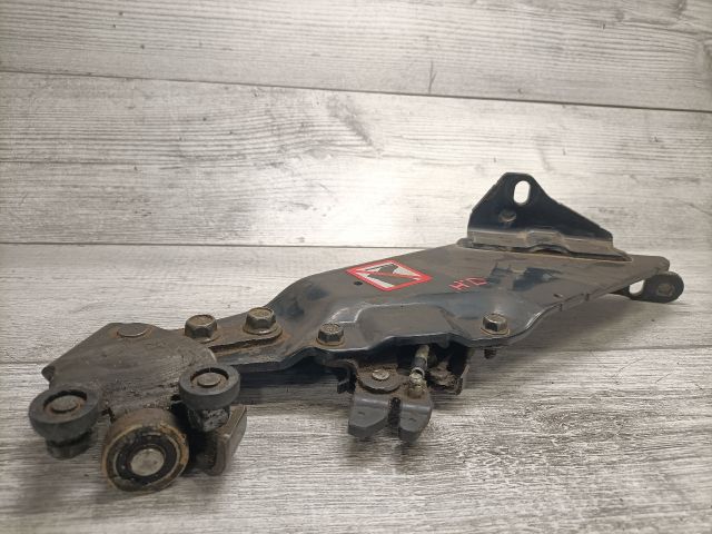 bontott MAZDA 5 Jobb Tolóajtó Zárszerkezet