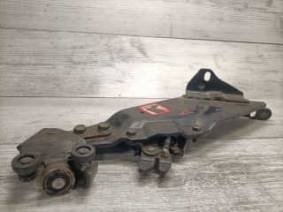 bontott MAZDA 5 Jobb Tolóajtó Zárszerkezet