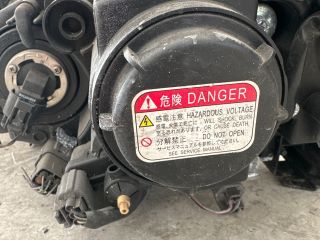 bontott MAZDA 5 Jobb Xenon Fényszóró