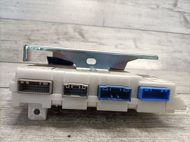 bontott MAZDA 5 Komfort Elektronika