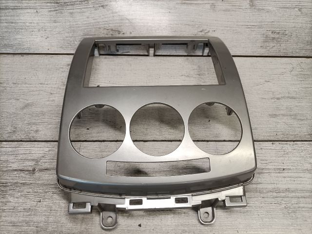 bontott MAZDA 5 Középkonzol Keret