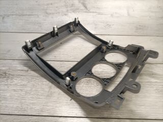 bontott MAZDA 5 Középkonzol Keret