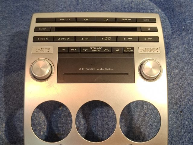 bontott MAZDA 5 Középkonzol Keret