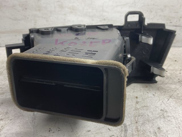 bontott MAZDA 5 Középső Jobb Szellőző