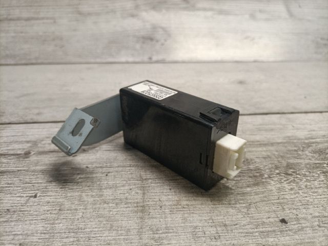 bontott MAZDA 5 Központizár Elektronika